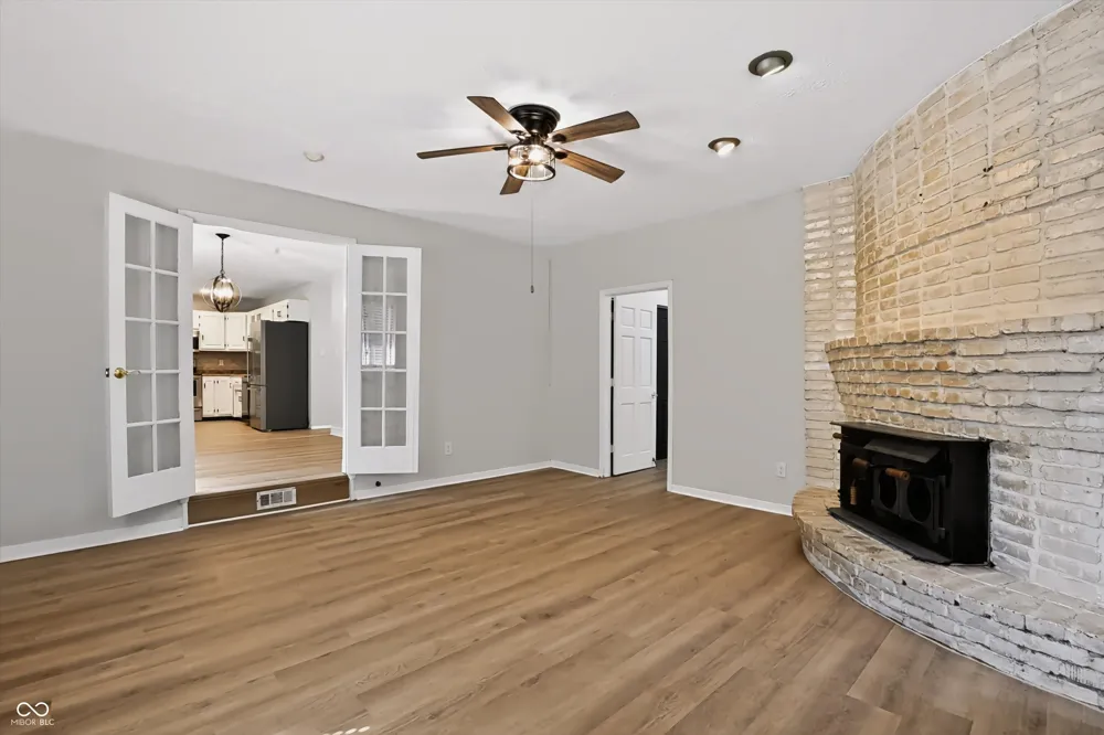 18 Roderick Court Beech Grove, IN 46107