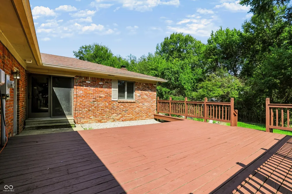 18 Roderick Court Beech Grove, IN 46107