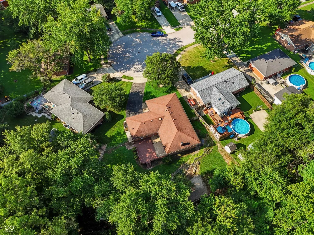 18 Roderick Court Beech Grove, IN 46107
