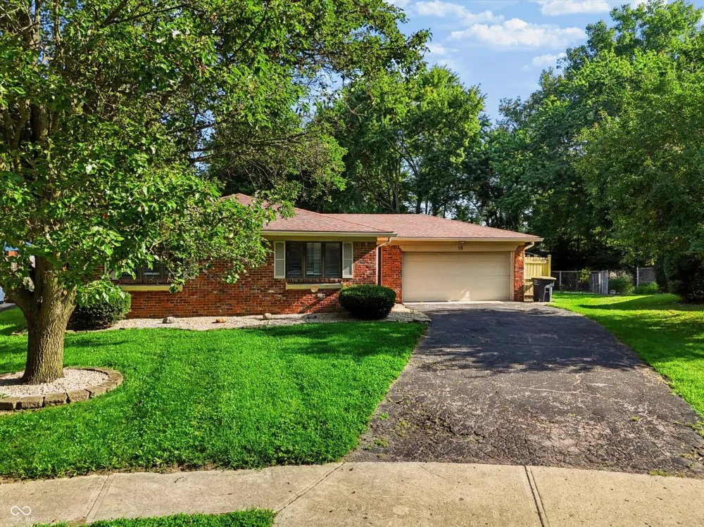 18 Roderick Court Beech Grove, IN 46107