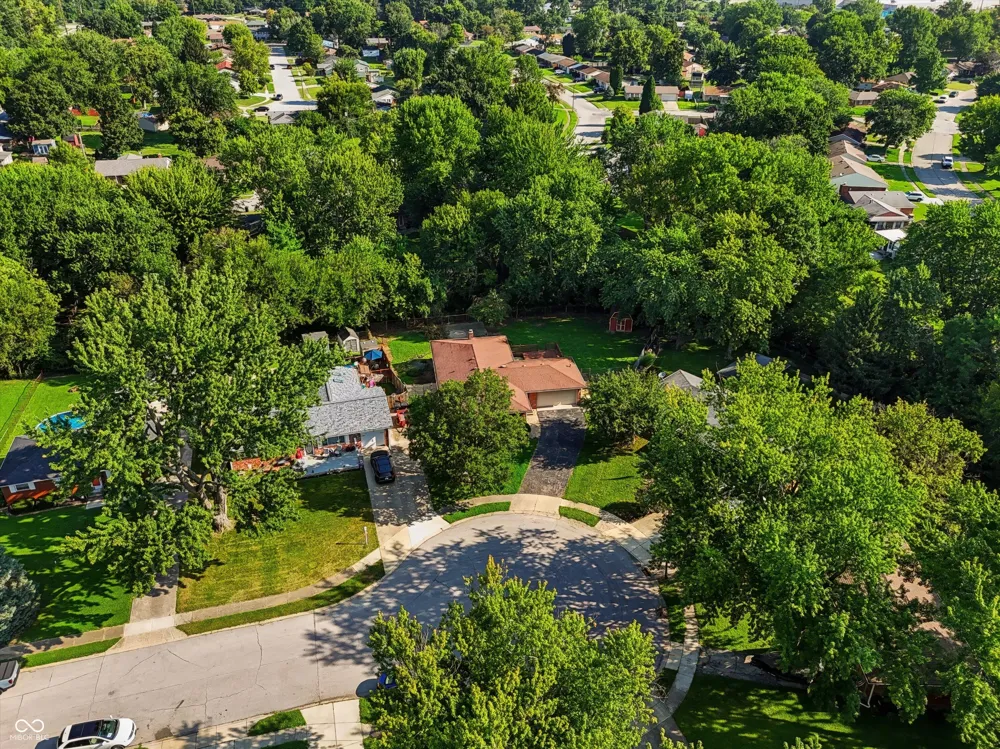 18 Roderick Court Beech Grove, IN 46107
