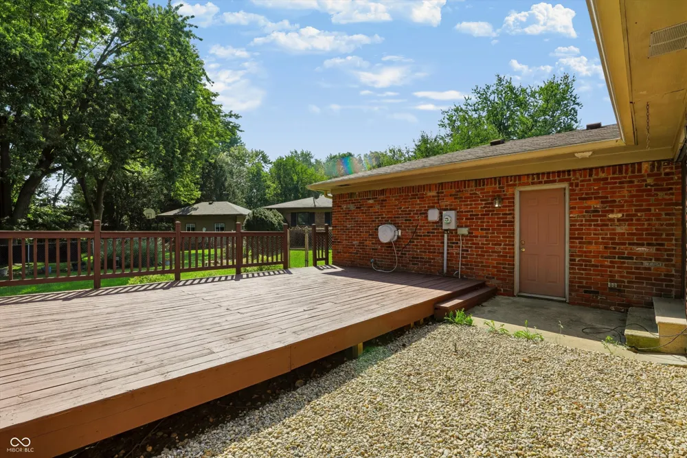 18 Roderick Court Beech Grove, IN 46107