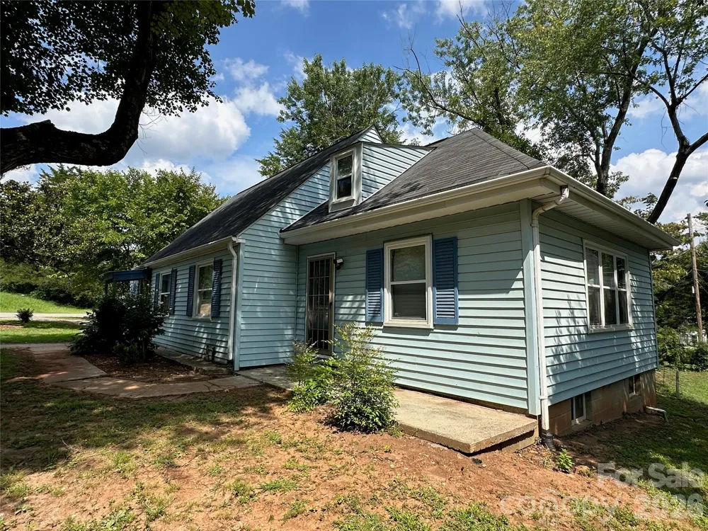 1012 Louise Road Winston Salem, NC 27107