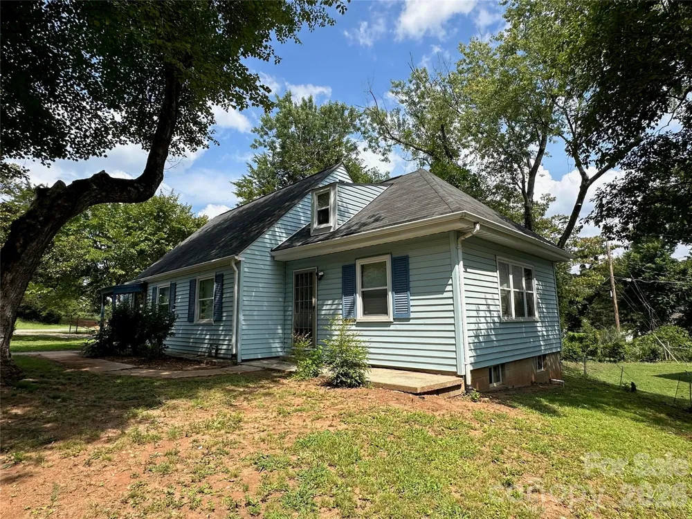 1012 Louise Road Winston Salem, NC 27107