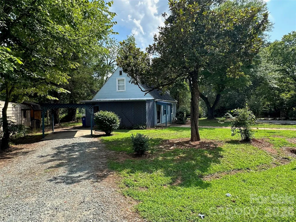 1012 Louise Road Winston Salem, NC 27107