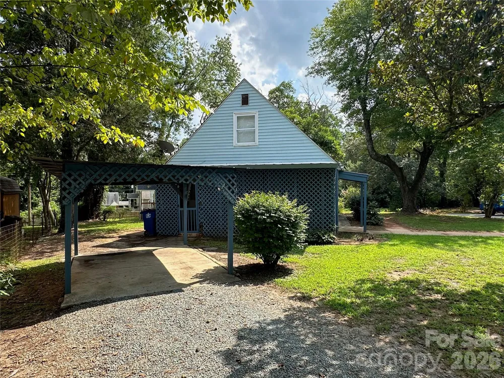 1012 Louise Road Winston Salem, NC 27107