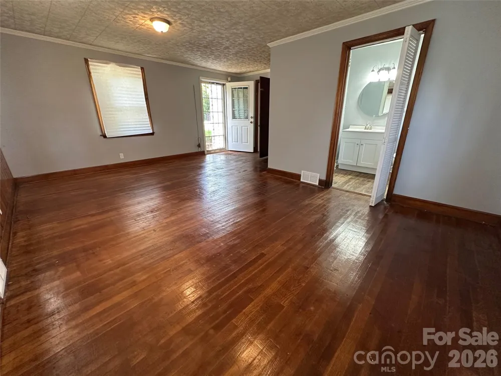 1012 Louise Road Winston Salem, NC 27107