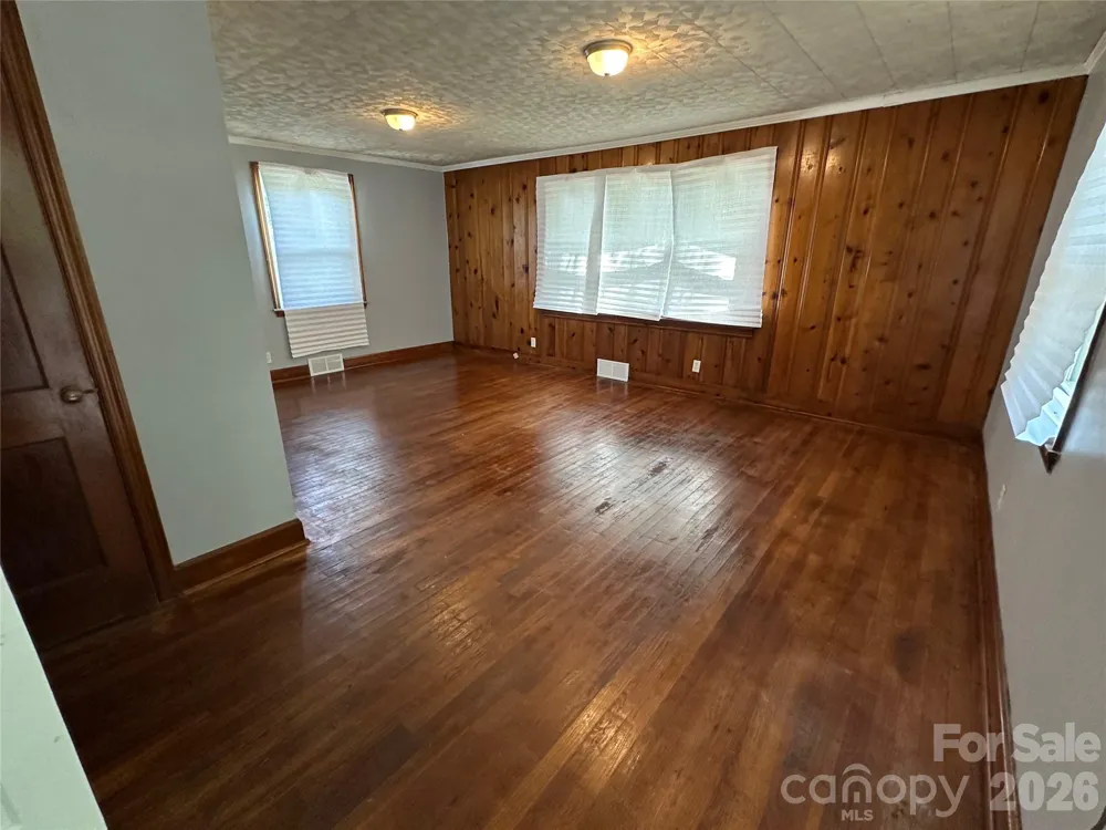 1012 Louise Road Winston Salem, NC 27107