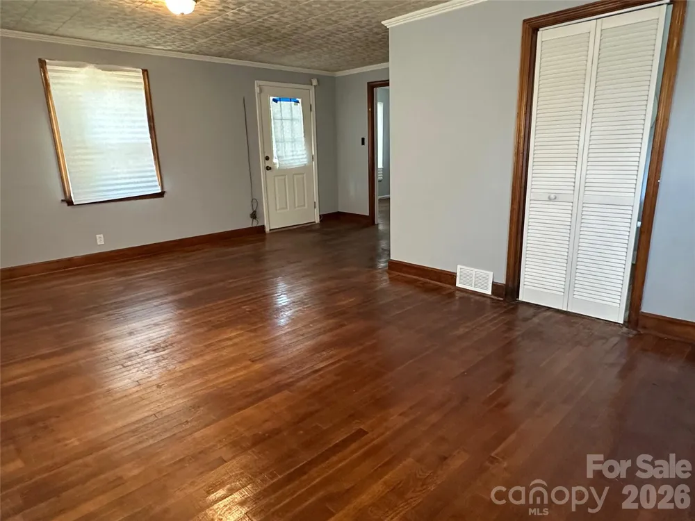 1012 Louise Road Winston Salem, NC 27107