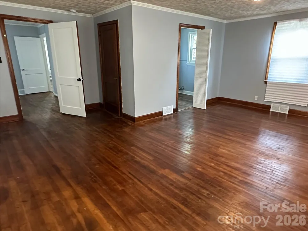 1012 Louise Road Winston Salem, NC 27107