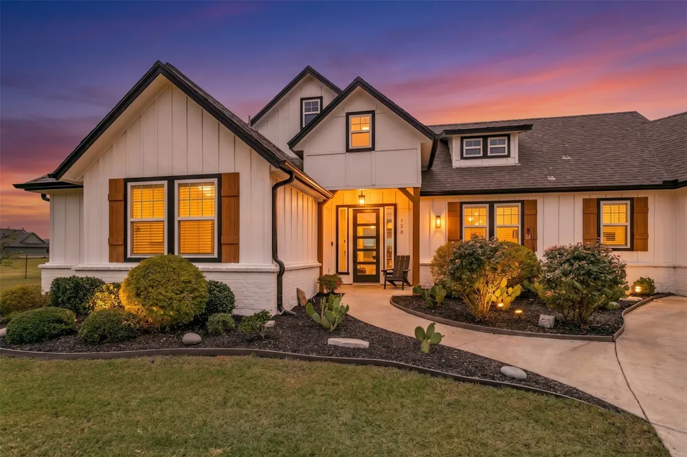 128 Chambers Creek Trail Alvarado, TX 76009