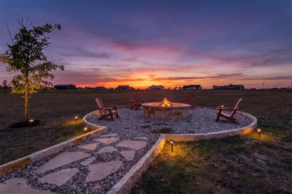 128 Chambers Creek Trail Alvarado, TX 76009
