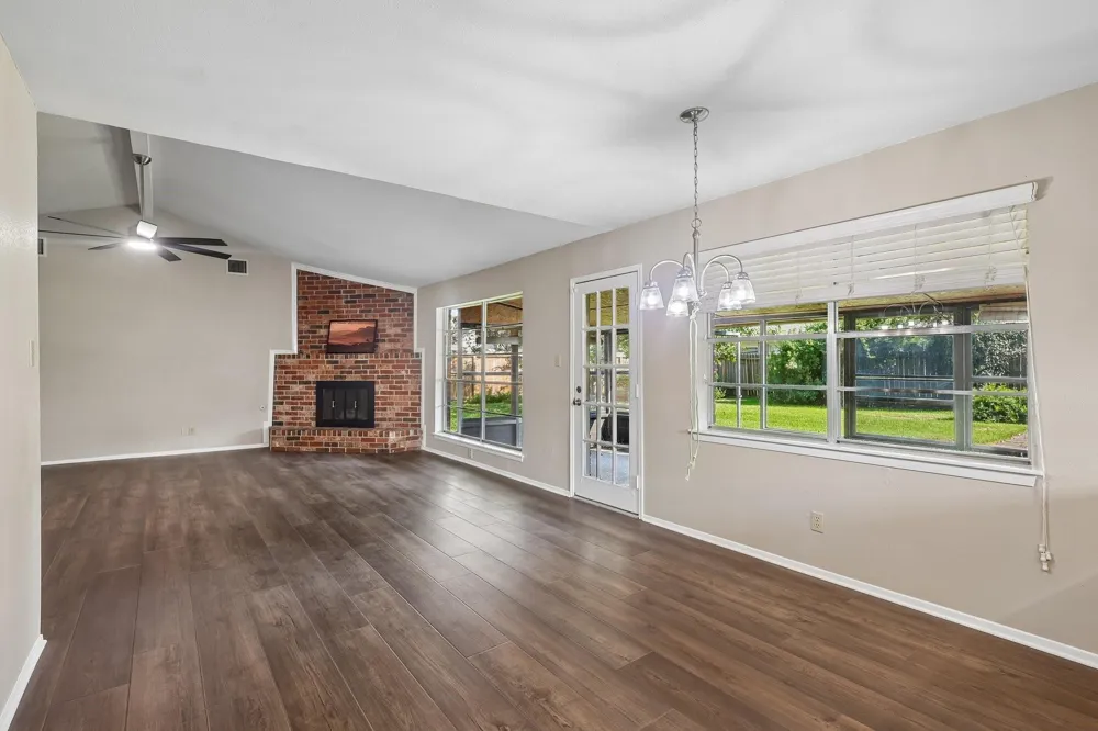 10422 Rocky Hollow Road La Porte, TX 77571
