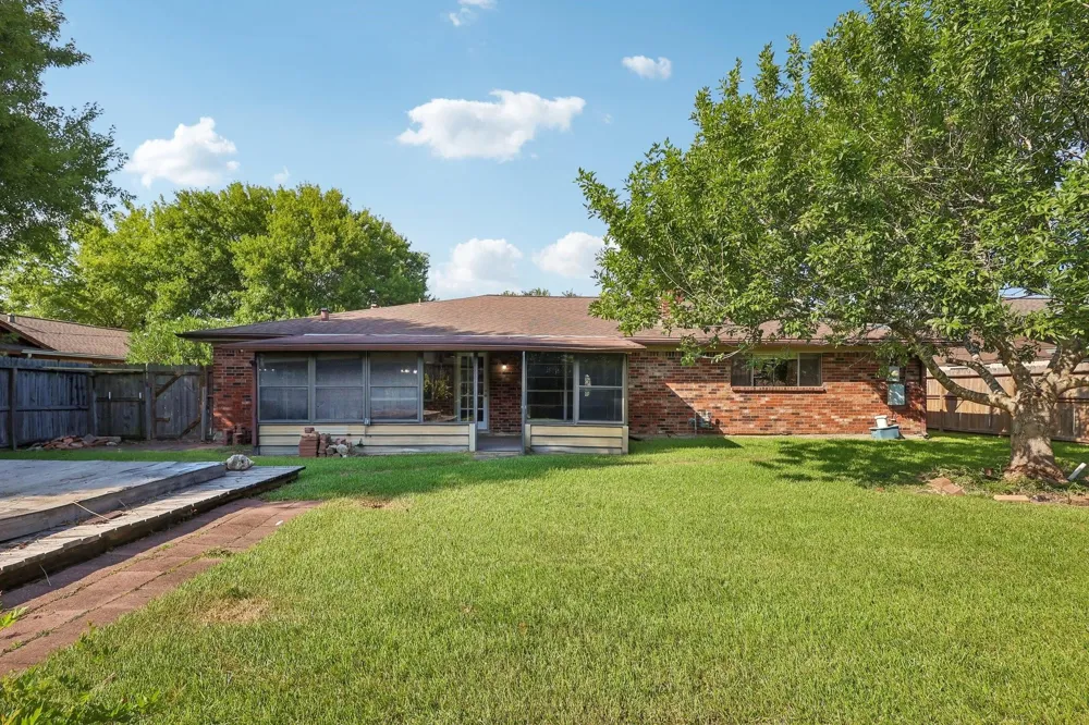 10422 Rocky Hollow Road La Porte, TX 77571