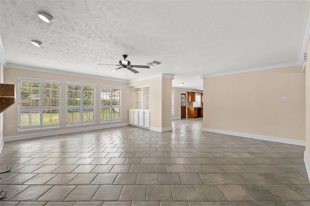 2104 Bay Hill Drive League City, TX 77573