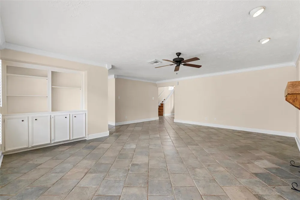 2104 Bay Hill Drive League City, TX 77573