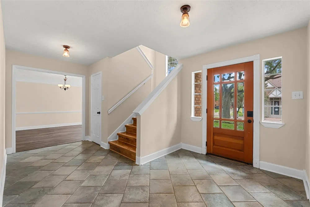 2104 Bay Hill Drive League City, TX 77573