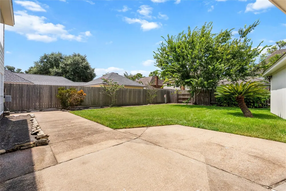 2104 Bay Hill Drive League City, TX 77573