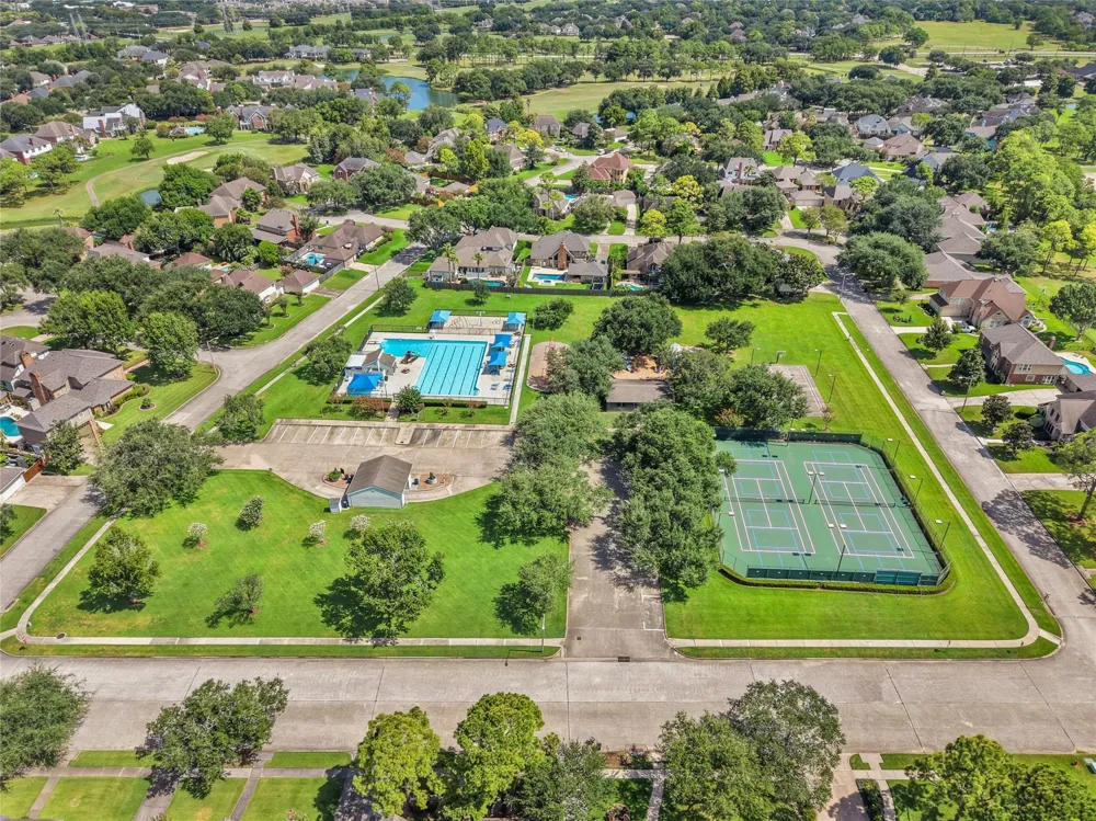 2104 Bay Hill Drive League City, TX 77573