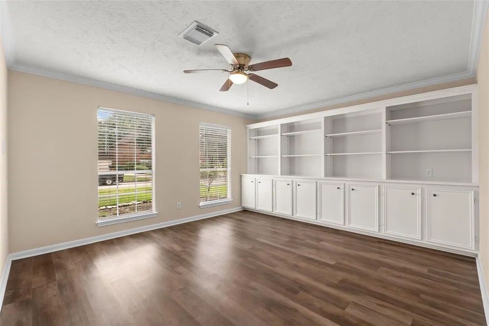 2104 Bay Hill Drive League City, TX 77573