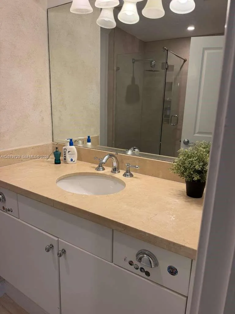 8031 NE Bayshore Ct #8031 Miami, FL 33138
