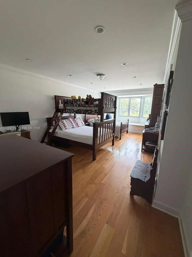 8031 NE Bayshore Ct #8031 Miami, FL 33138