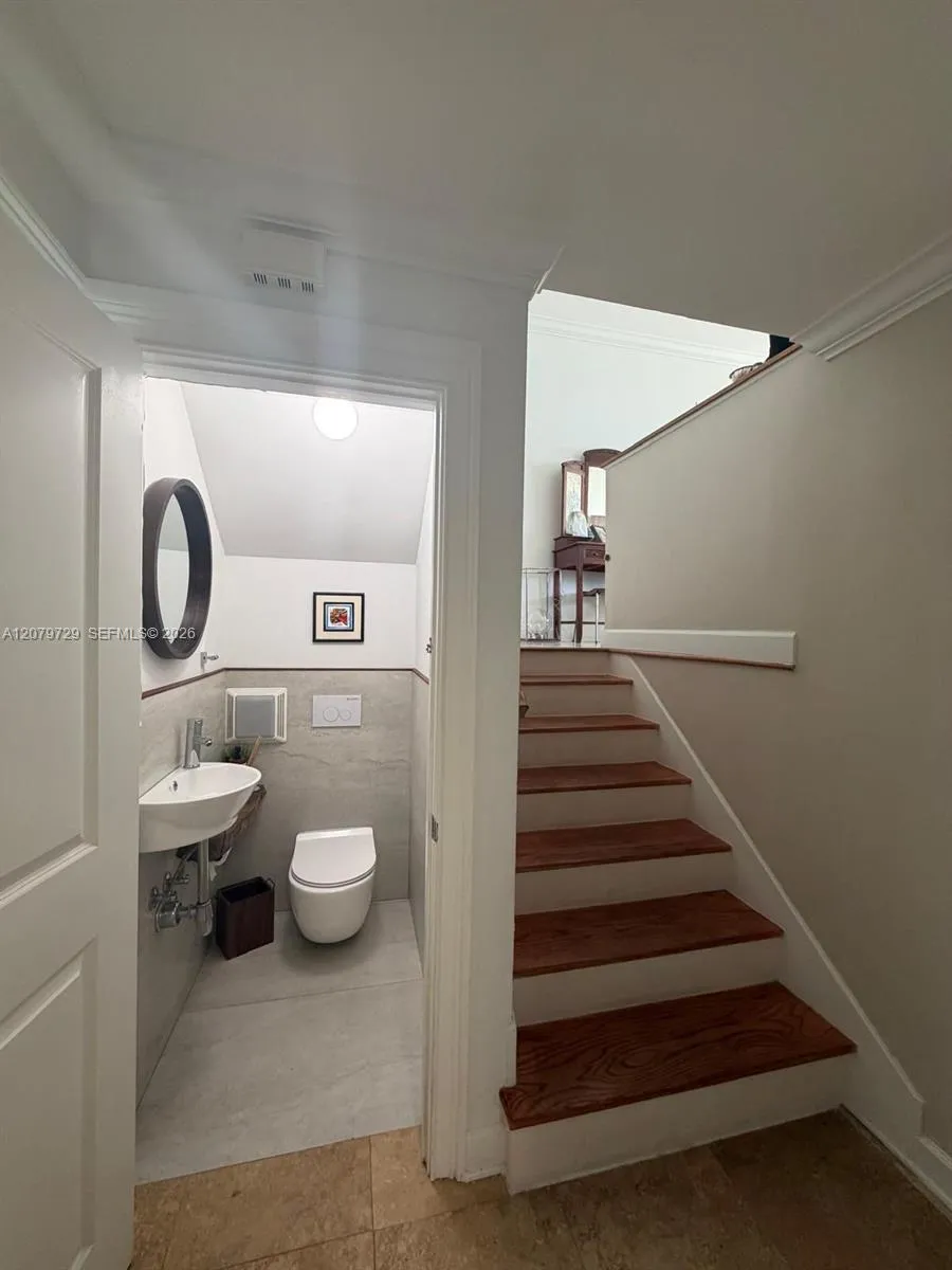 8031 NE Bayshore Ct #8031 Miami, FL 33138