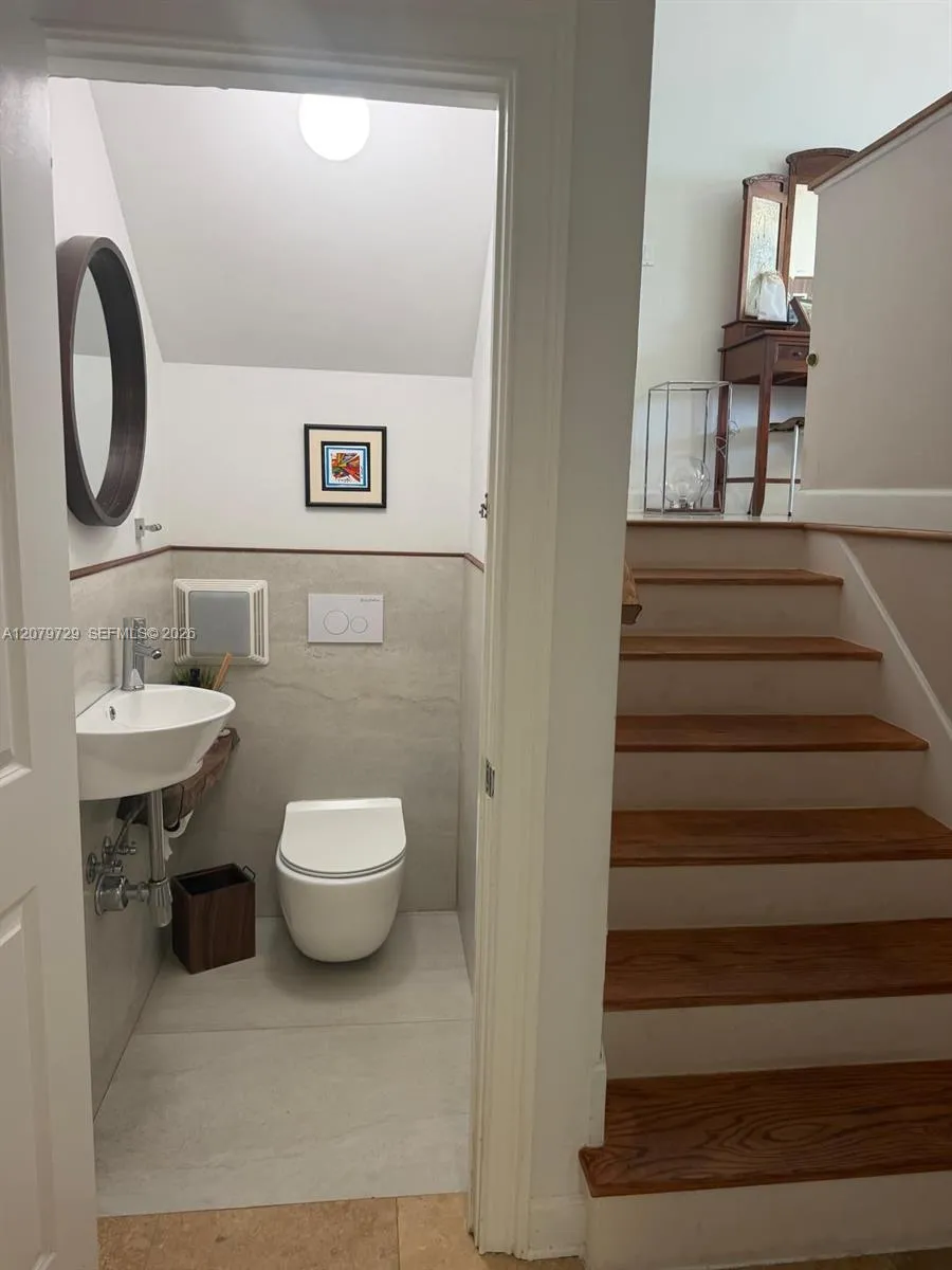8031 NE Bayshore Ct #8031 Miami, FL 33138