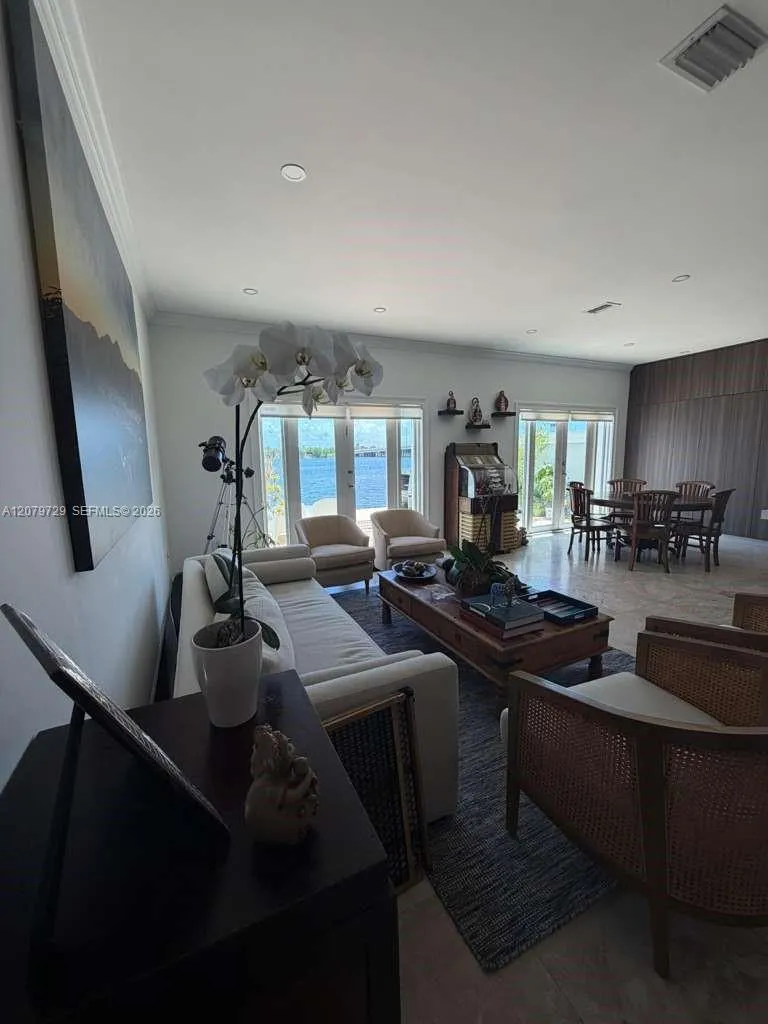 8031 NE Bayshore Ct #8031 Miami, FL 33138