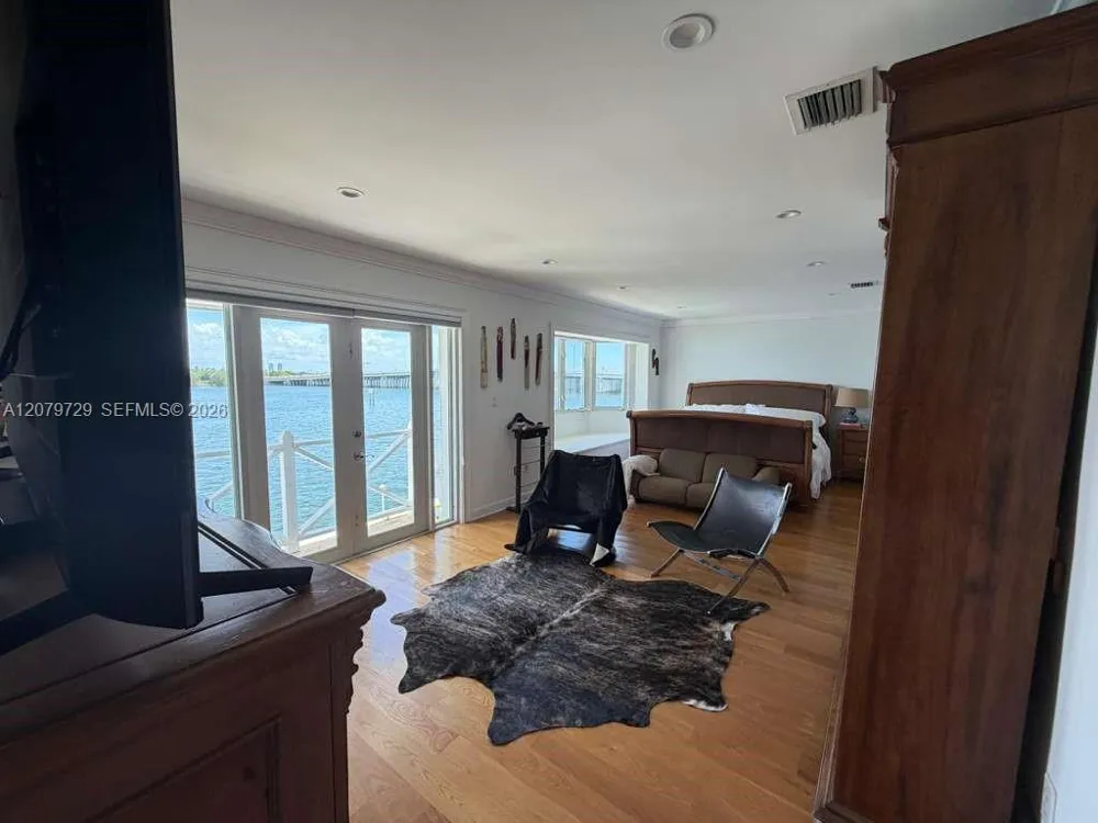8031 NE Bayshore Ct #8031 Miami, FL 33138
