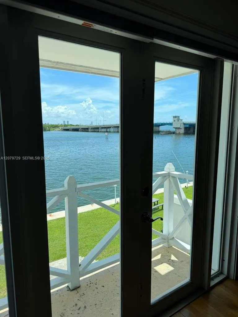 8031 NE Bayshore Ct #8031 Miami, FL 33138