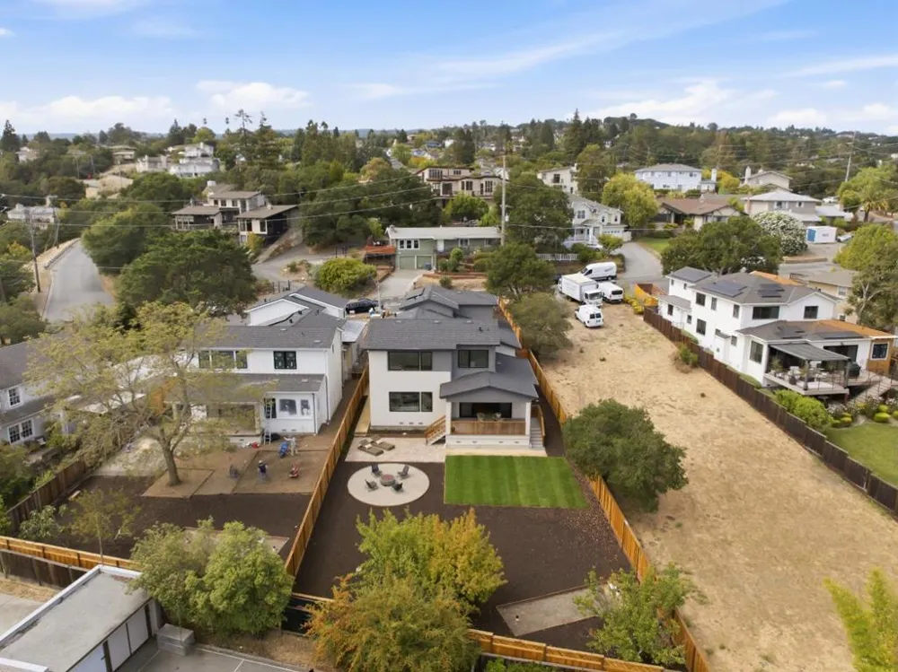 875 Vista Drive Redwood City, CA 94062