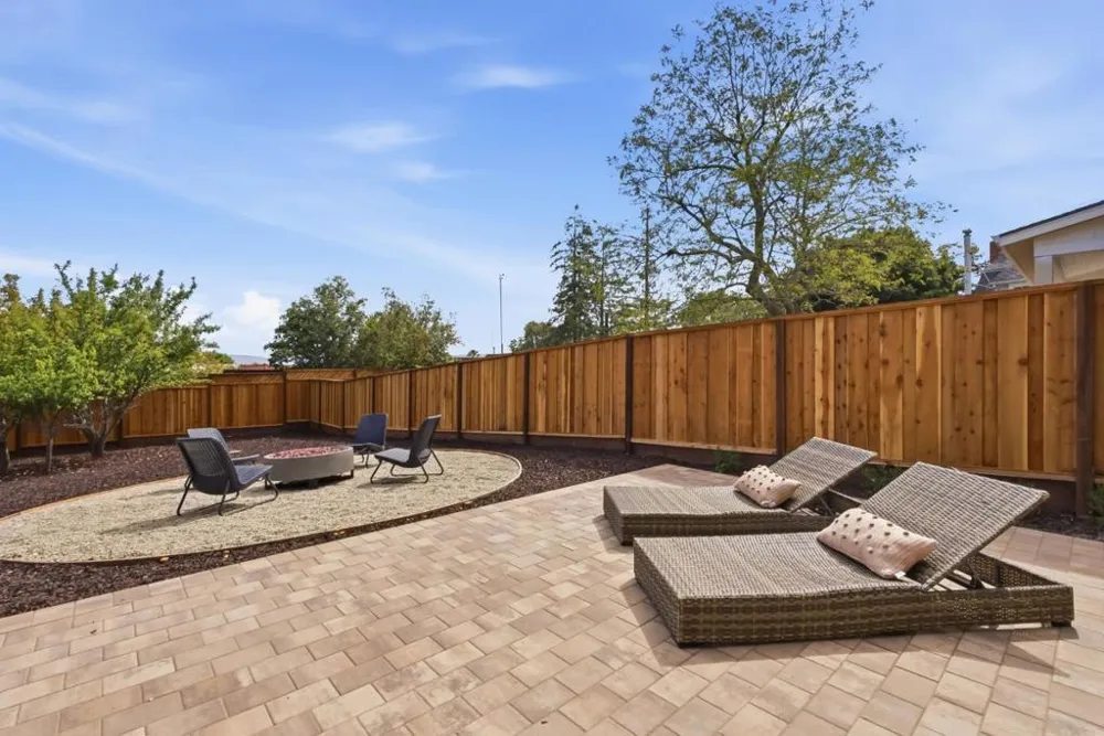 875 Vista Drive Redwood City, CA 94062