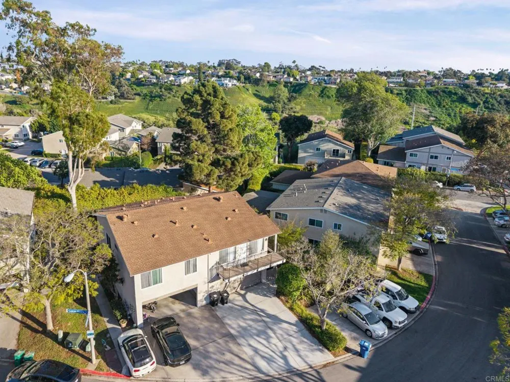 7833 Camino Huerta San Diego, CA 92122