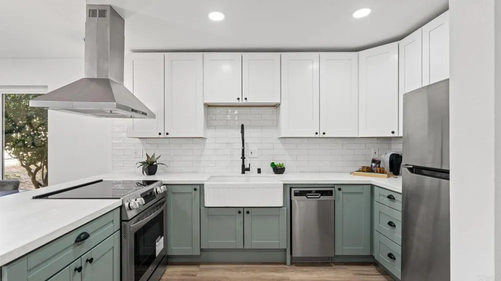 7833 Camino Huerta San Diego, CA 92122