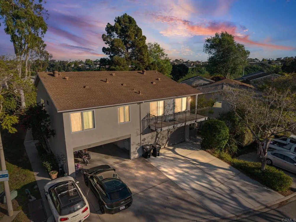 7833 Camino Huerta San Diego, CA 92122