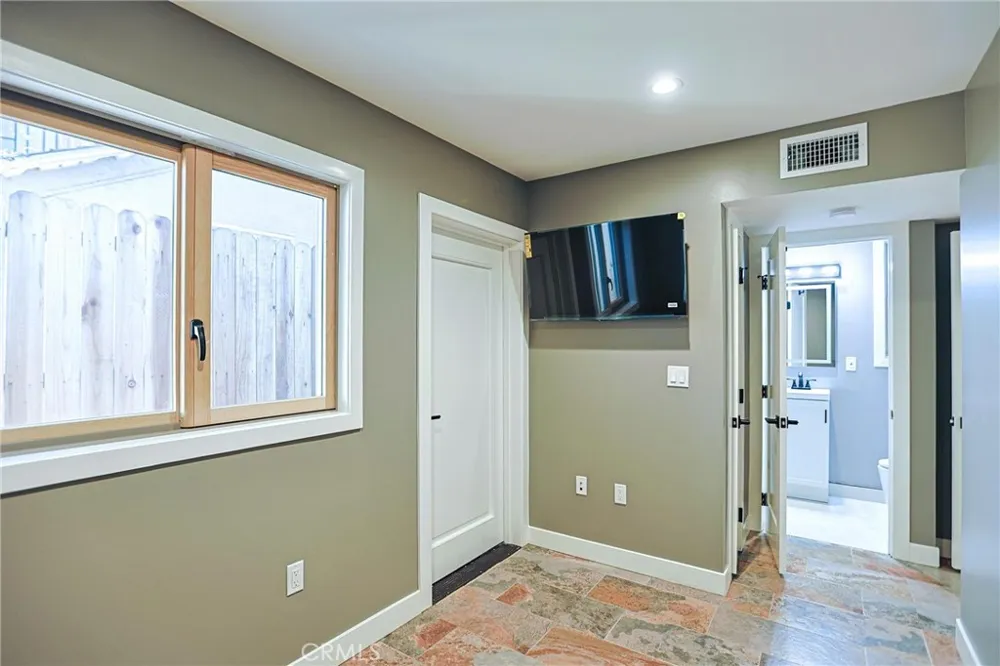 605 W 4th Long Beach, CA 90802
