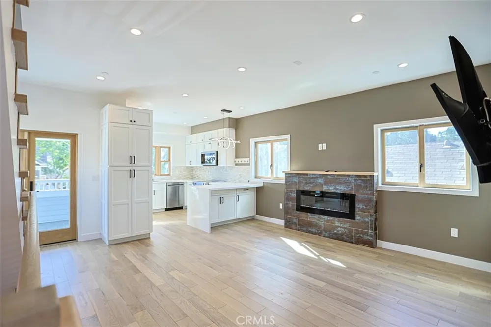 605 W 4th Long Beach, CA 90802