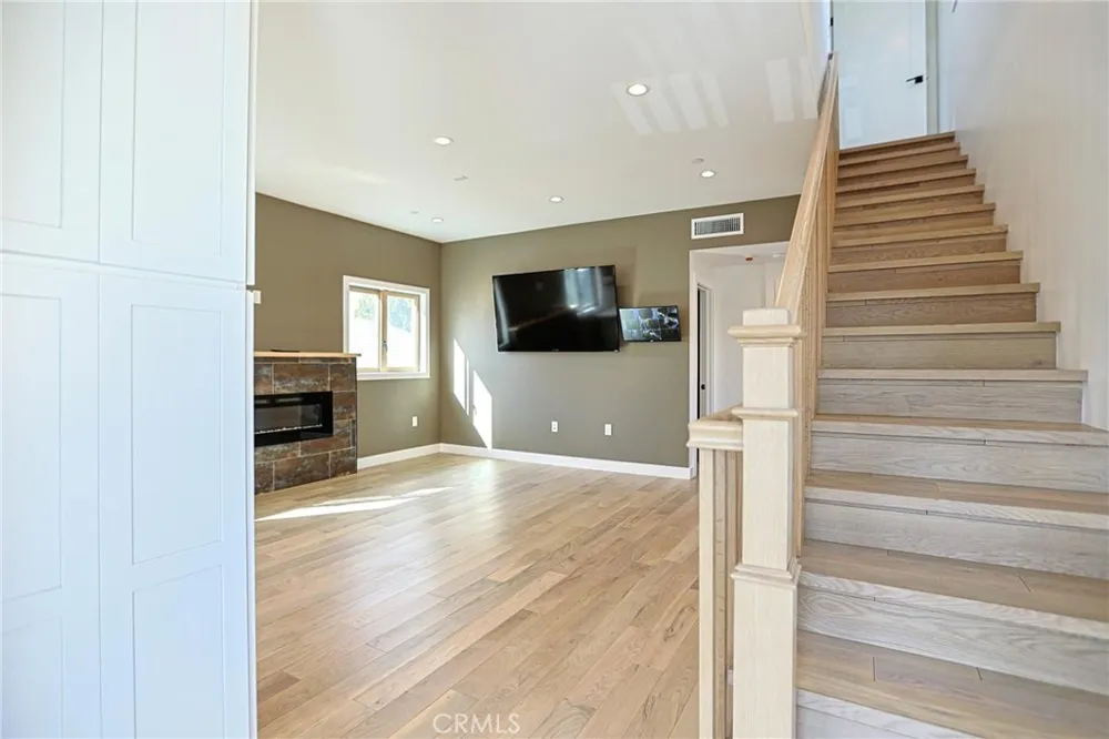 605 W 4th Long Beach, CA 90802