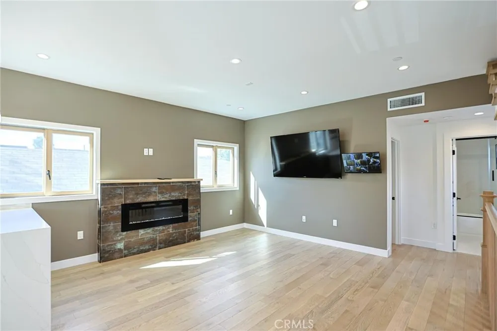 605 W 4th Long Beach, CA 90802