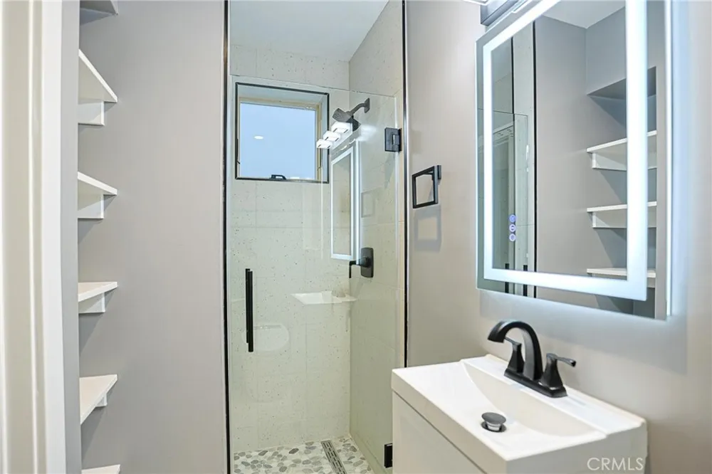 605 W 4th Long Beach, CA 90802
