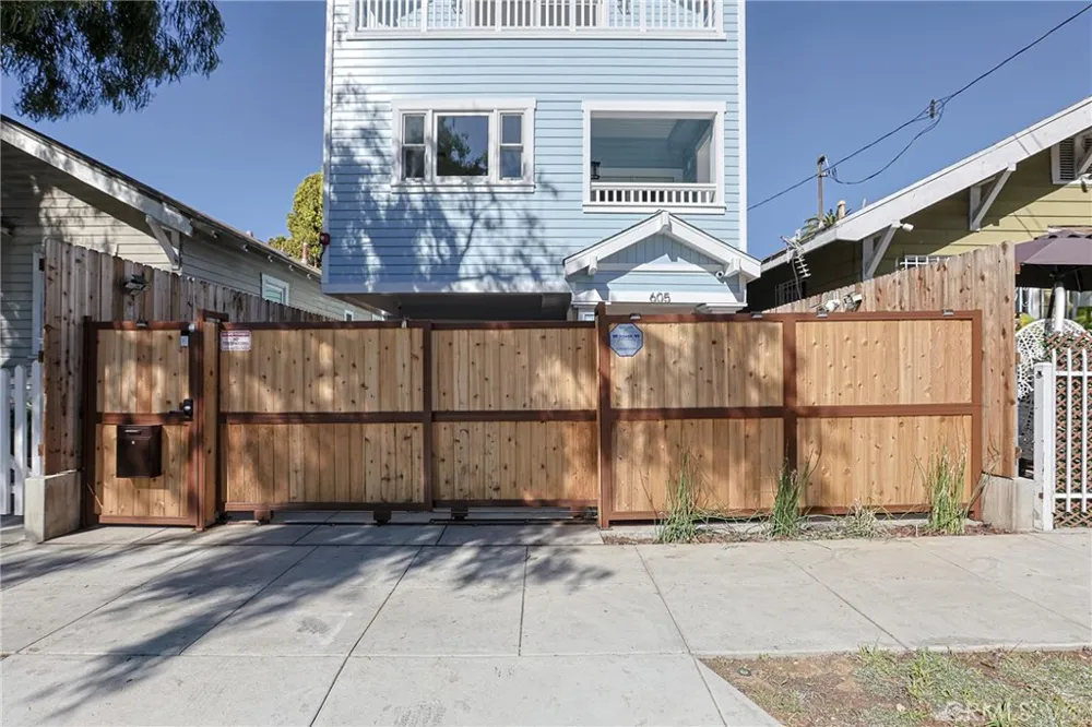 605 W 4th Long Beach, CA 90802