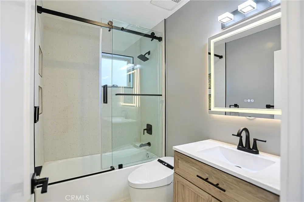 605 W 4th Long Beach, CA 90802