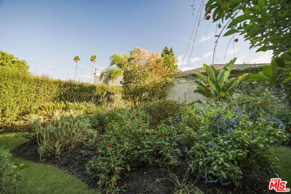 8951 Olin Street Los Angeles, CA 90034