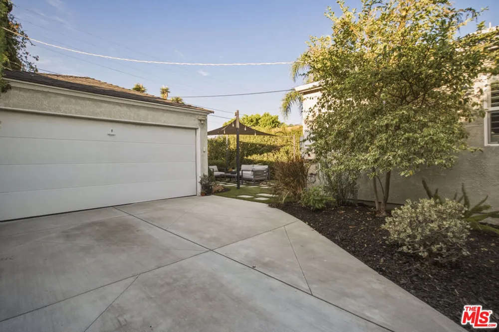 8951 Olin Street Los Angeles, CA 90034