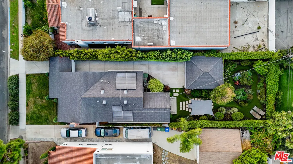 8951 Olin Street Los Angeles, CA 90034