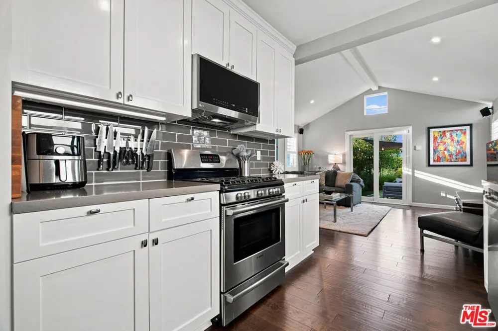 8951 Olin Street Los Angeles, CA 90034