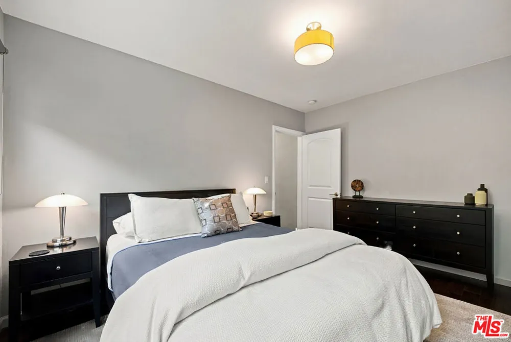8951 Olin Street Los Angeles, CA 90034