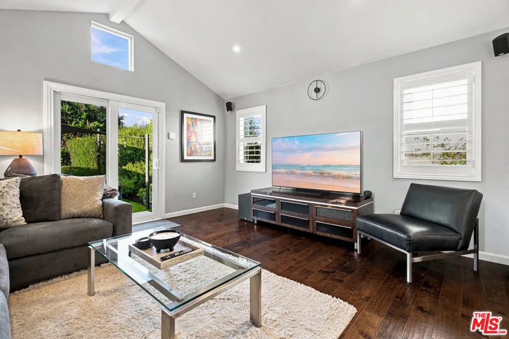 8951 Olin Street Los Angeles, CA 90034