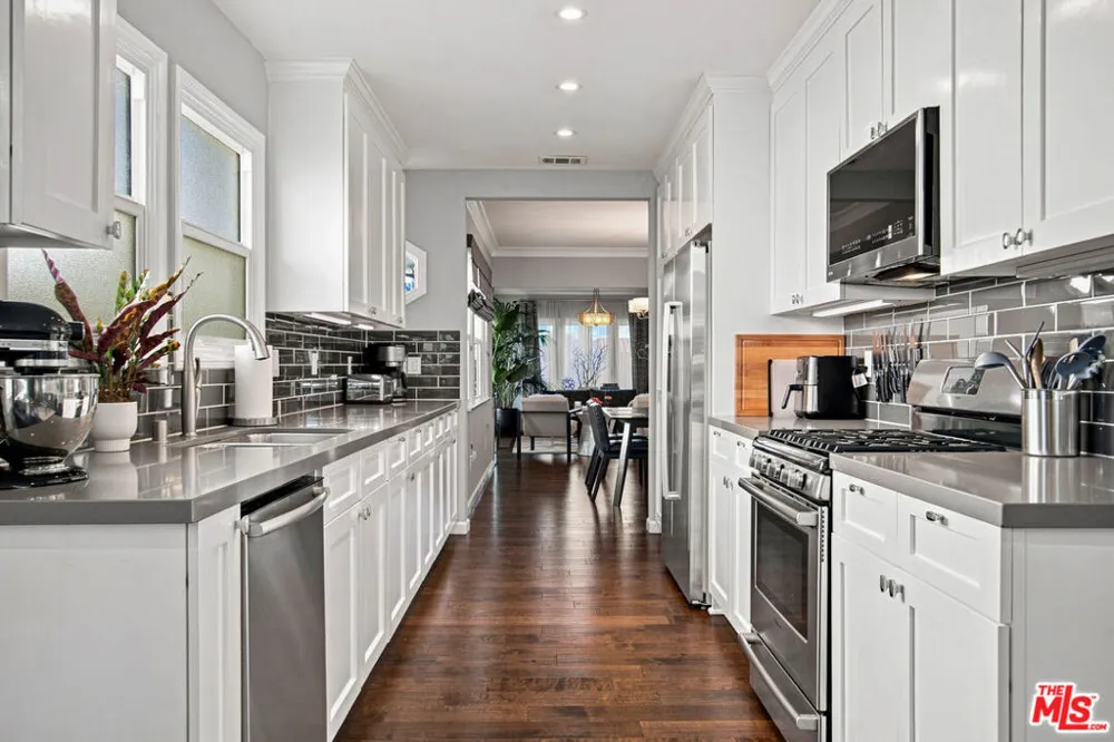 8951 Olin Street Los Angeles, CA 90034